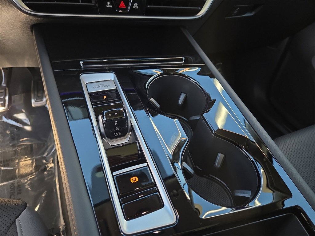 New 2025 Volkswagen Atlas Peak Edition SE image 24