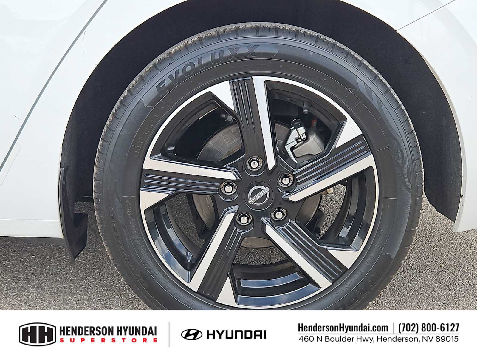 Used 2024 Nissan Sentra SV FWD image 13