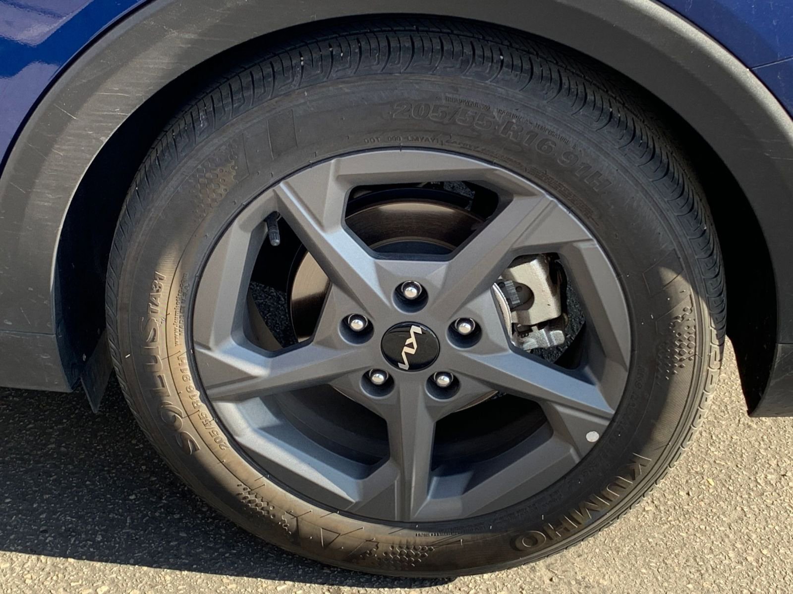 Used 2025 Kia K4 LXS image 29