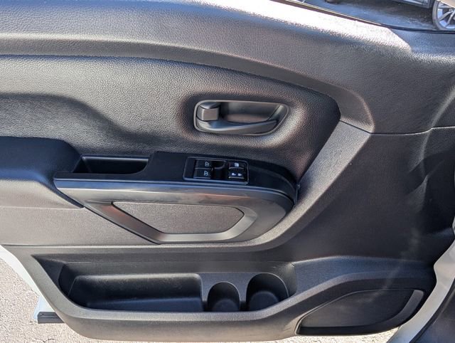 Used 2022 Nissan Titan S image 37