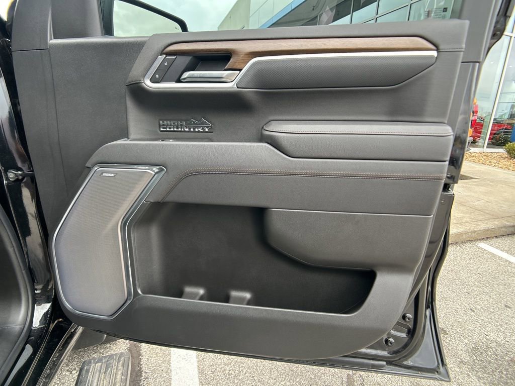 Certified 2025 Chevrolet Silverado 1500 High Country w/ Midnight Edition image 31