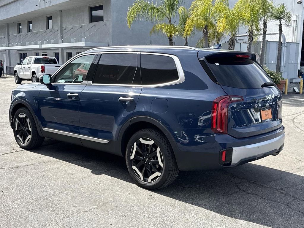 Used 2023 Kia Telluride S image 5