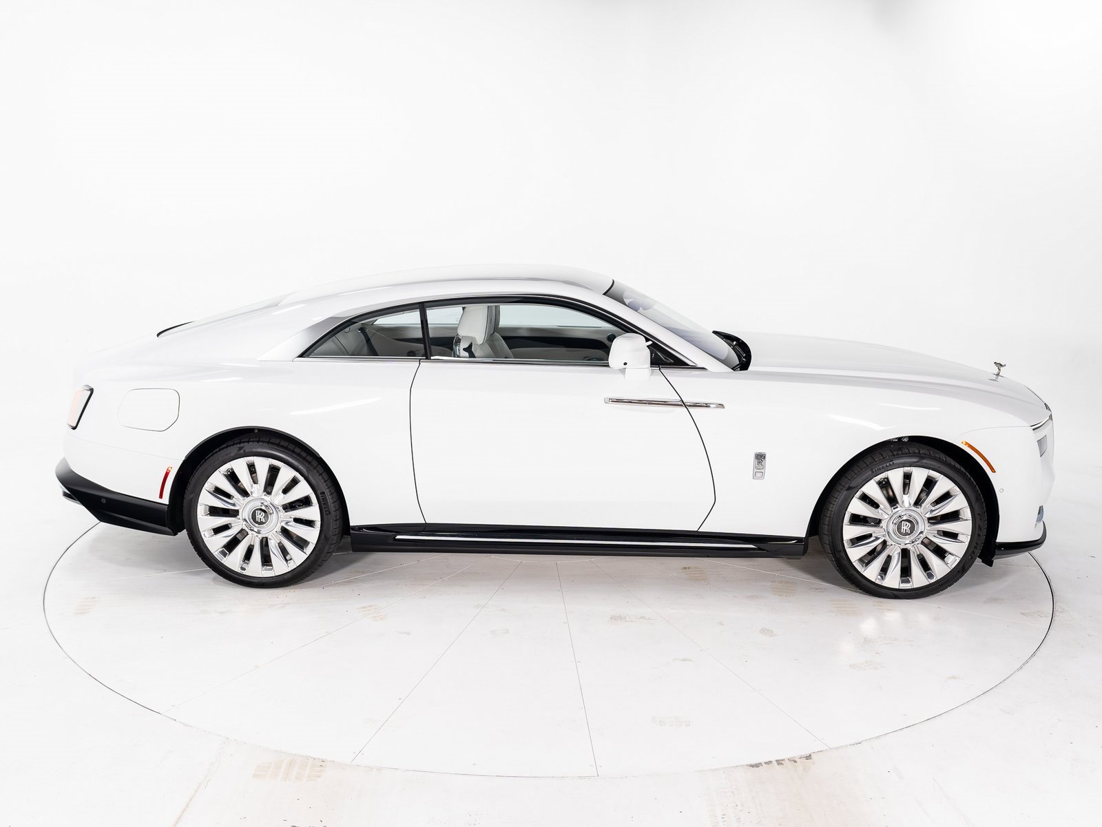 Used 2025 Rolls-Royce Spectre w/ Spectre Launch Package image 6
