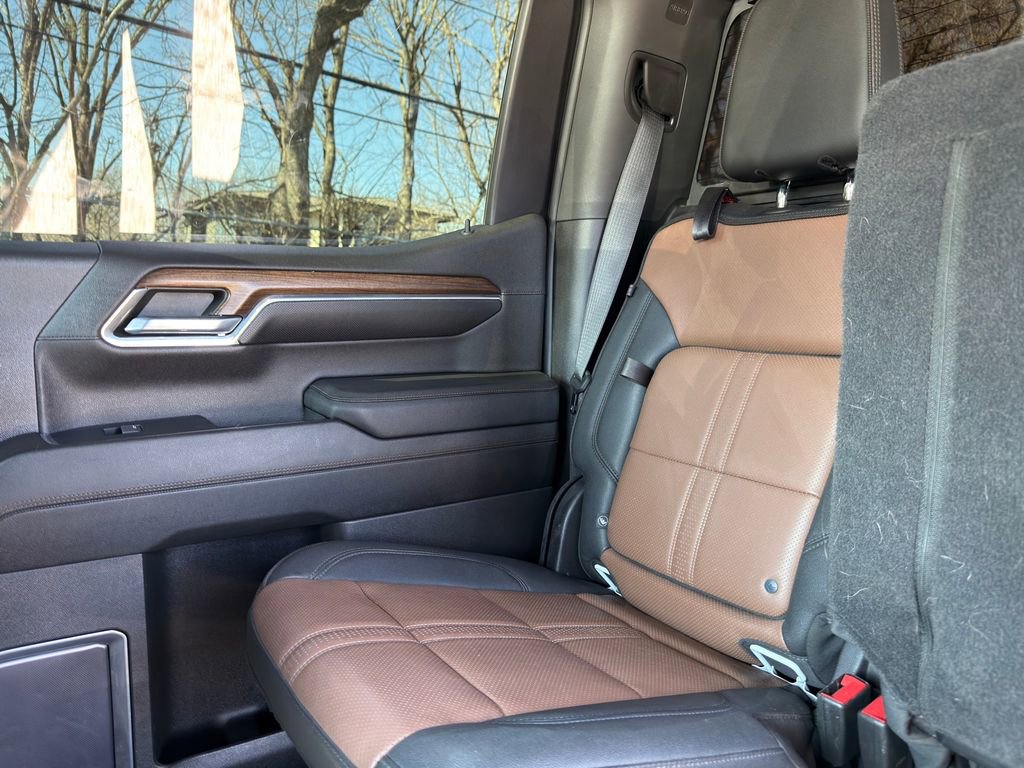 Used 2023 Chevrolet Silverado 1500 High Country w/ Technology Package image 30