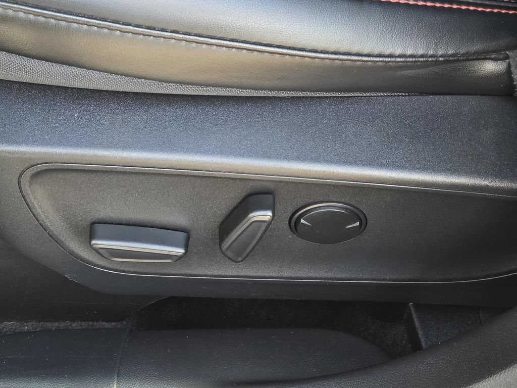Used 2025 Ford Escape ST-Line Select AWD/4WD image 15