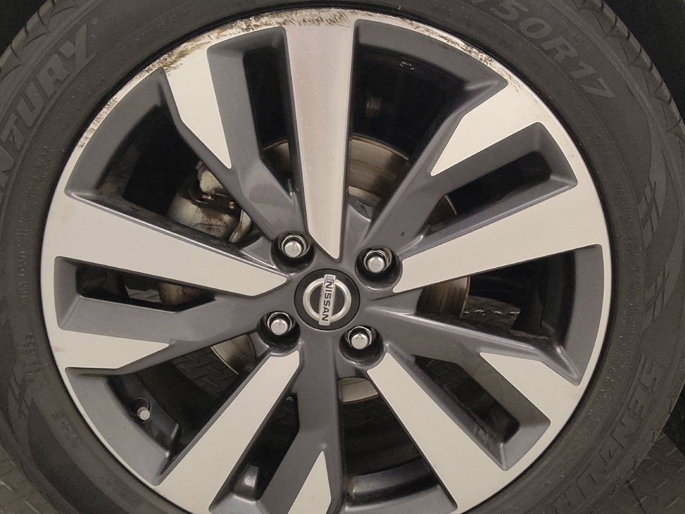 Used 2020 Nissan Versa SR FWD image 31