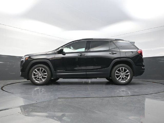 Used 2024 GMC Terrain SLT AWD/4WD image 34