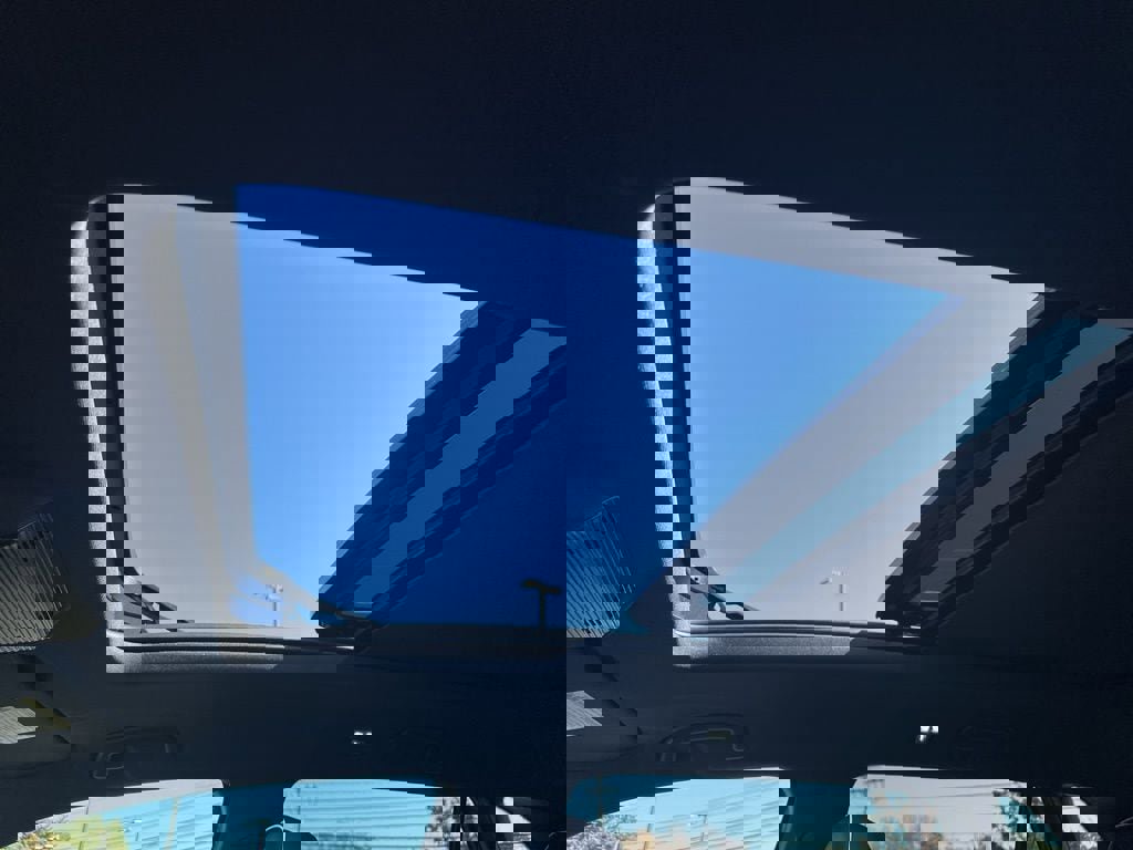 New 2026 Volkswagen Atlas Cross Sport SEL Premium R-Line image 21