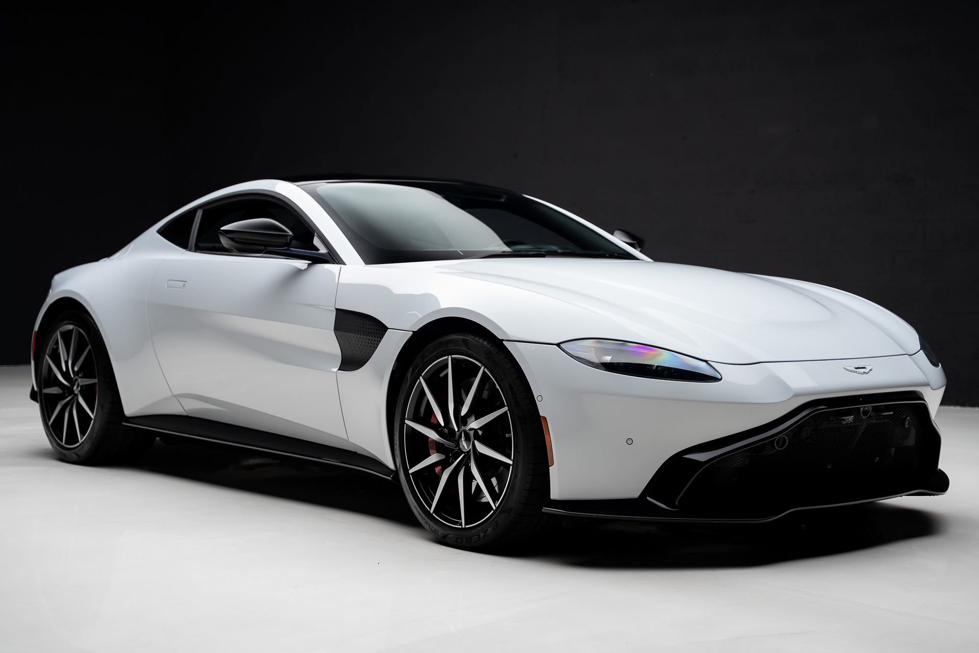 Used 2019 Aston Martin V8 Vantage Coupe RWD image 76