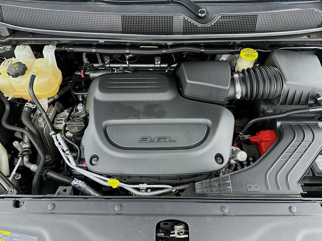 Used 2021 Chrysler Pacifica Touring-L FWD image 30
