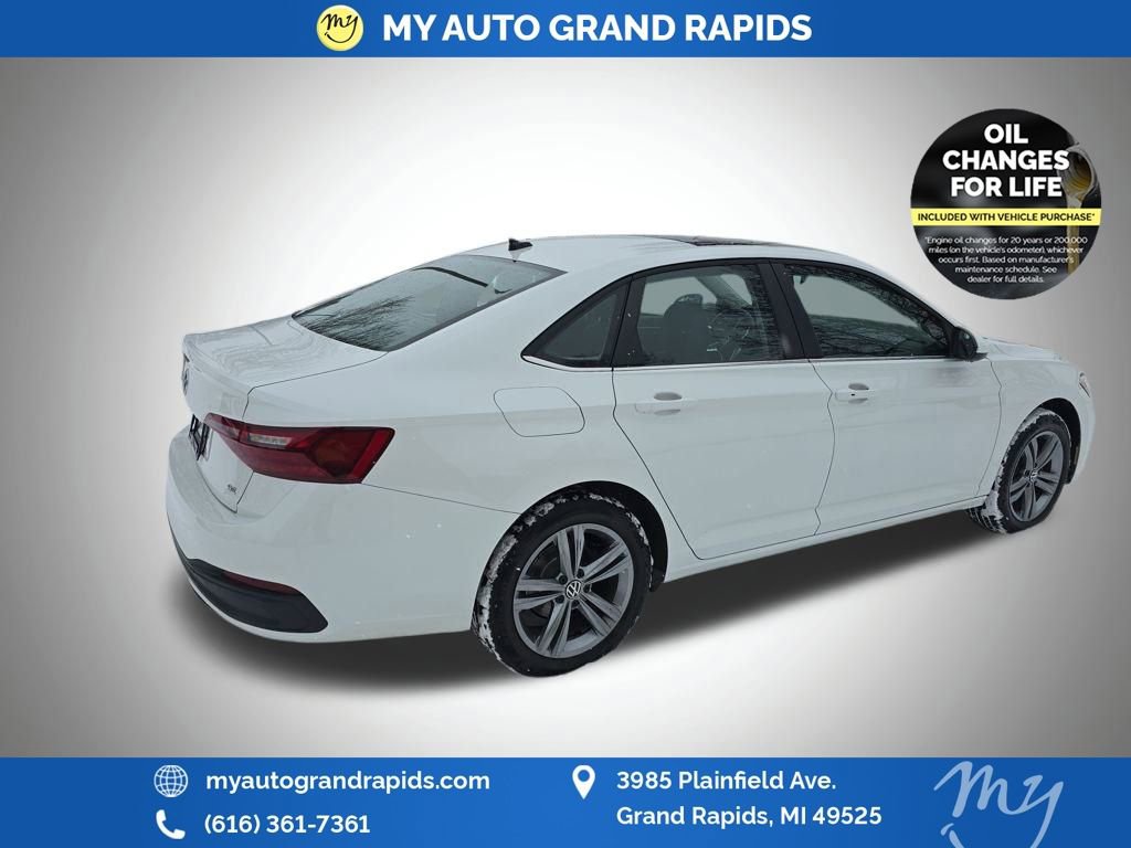 Used 2024 Volkswagen Jetta SE image 7