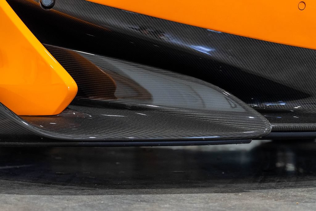 Used 2019 McLaren 600LT RWD image 15