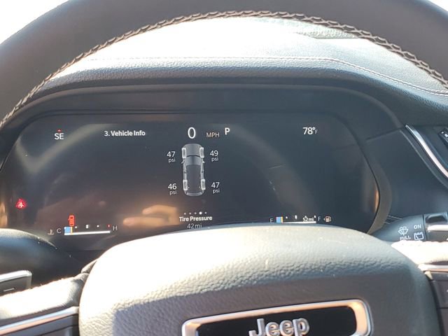 New 2025 Jeep Grand Cherokee Limited w/ Black Appearance Package image 8