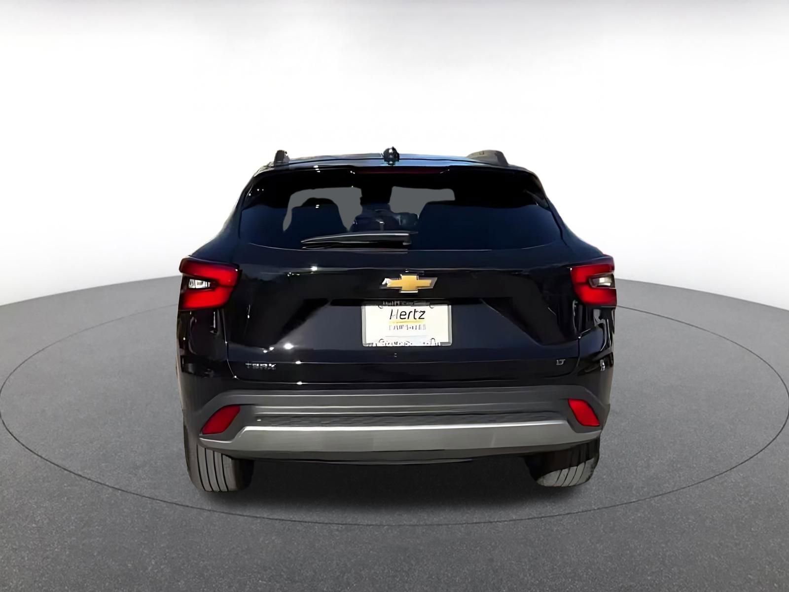 Used 2025 Chevrolet Trax LT w/ LT Convenience Package image 12