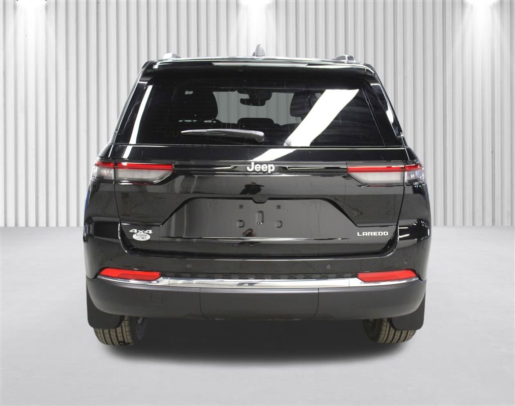 New 2026 Jeep Grand Cherokee Laredo image 4