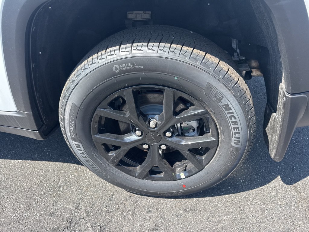 New 2026 Jeep Grand Cherokee Altitude AWD/4WD image 18