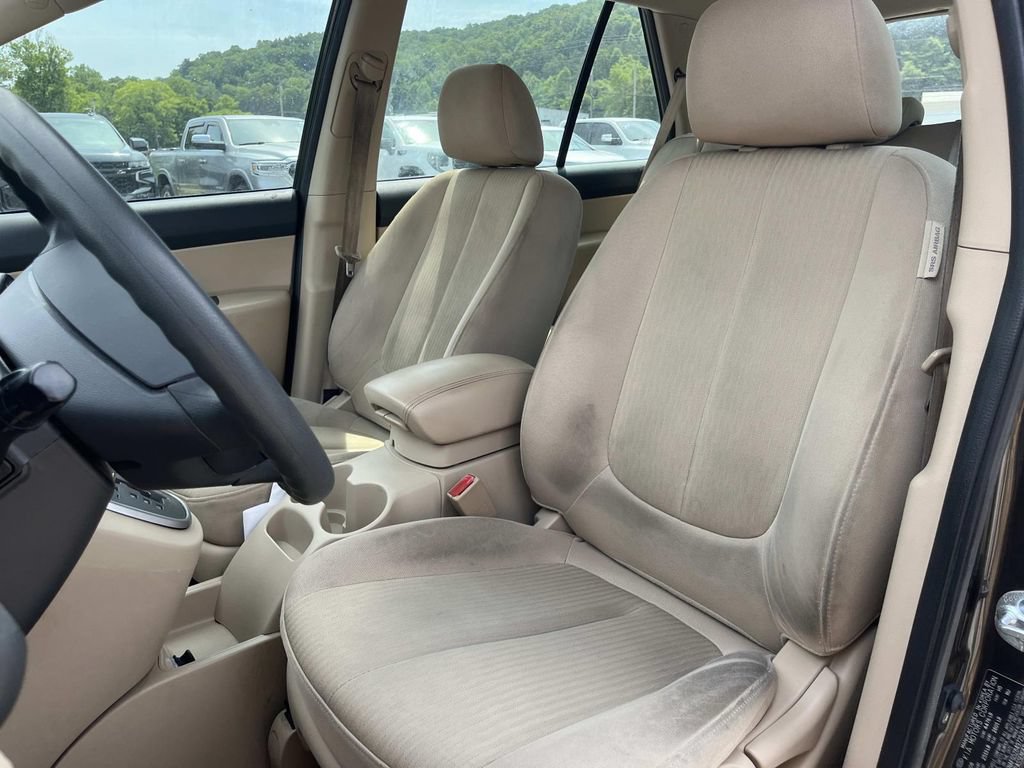 Used 2009 Kia Rondo LX FWD image 27