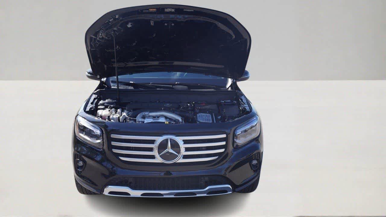 Used 2026 Mercedes-Benz GLB 250 4MATIC image 9