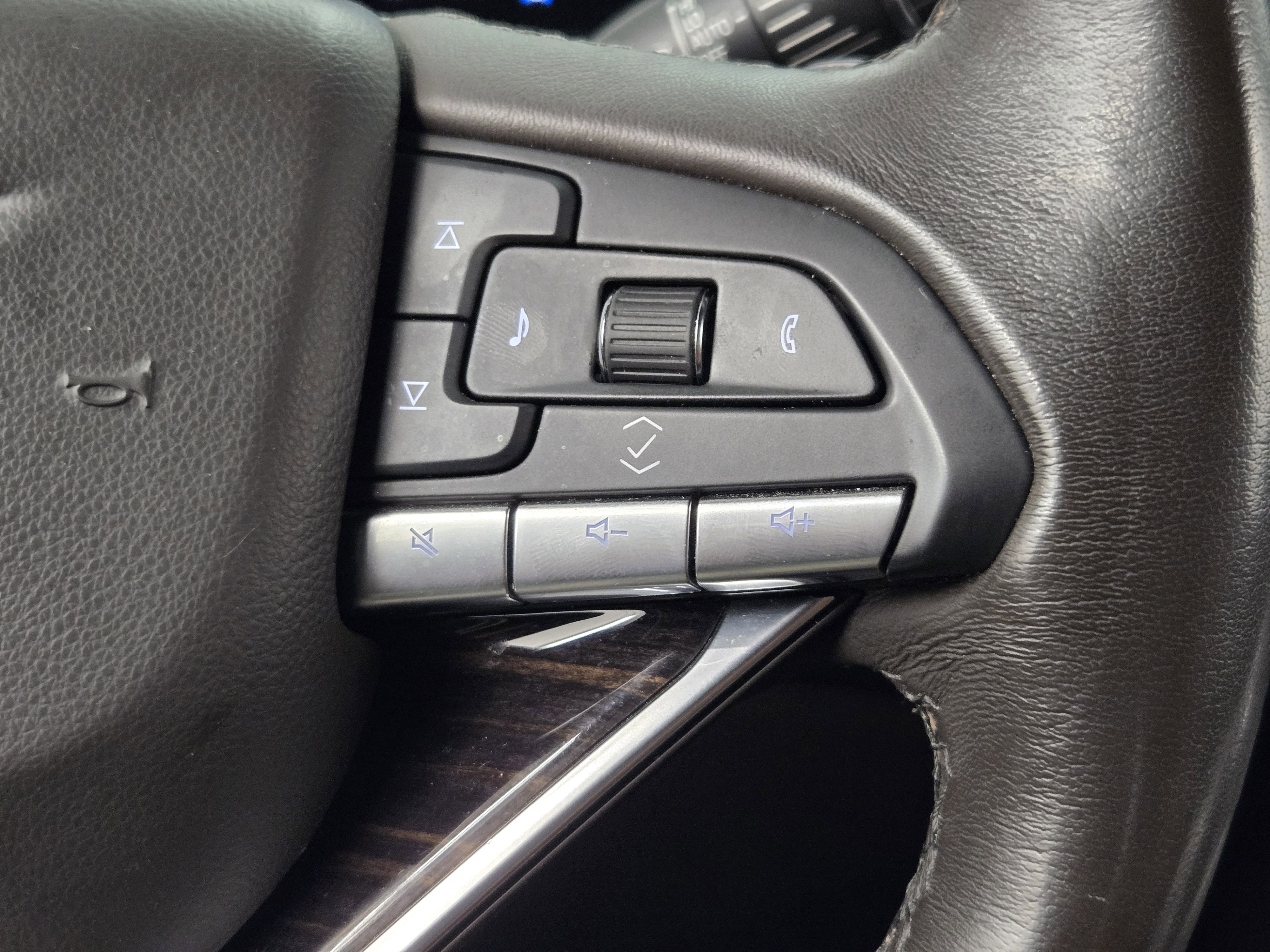 Used 2021 Cadillac Escalade Sport w/ Driver Assist Tech Package AWD/4WD image 28