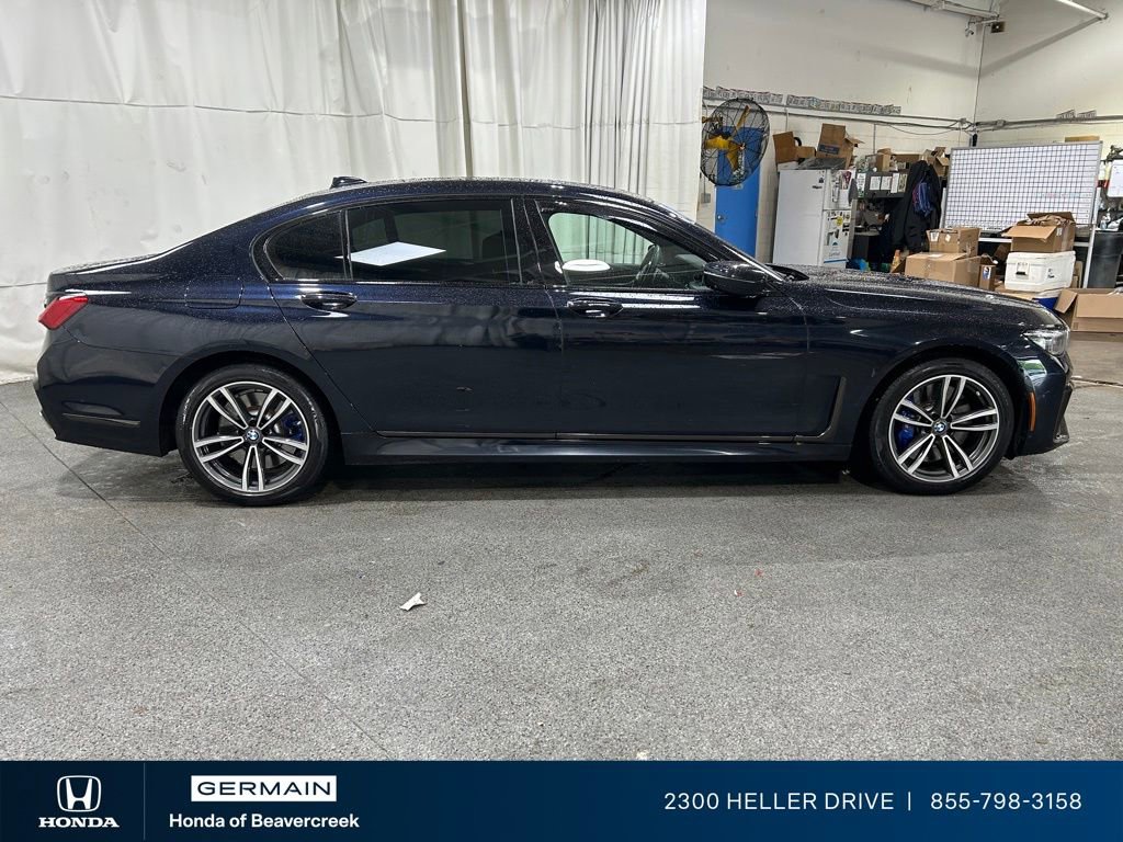 Used 2022 BMW 750i xDrive w/ Luxury Rear Seating Package AWD/4WD image 9