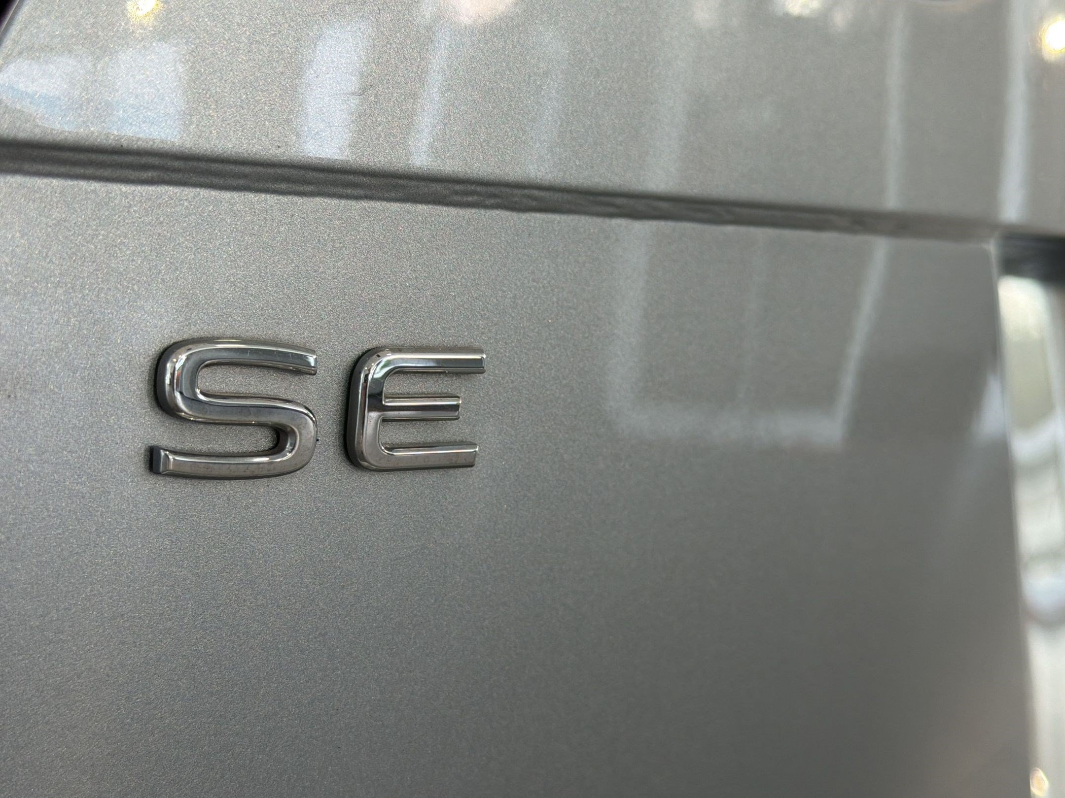 Used 2022 Volkswagen Tiguan SE FWD image 35