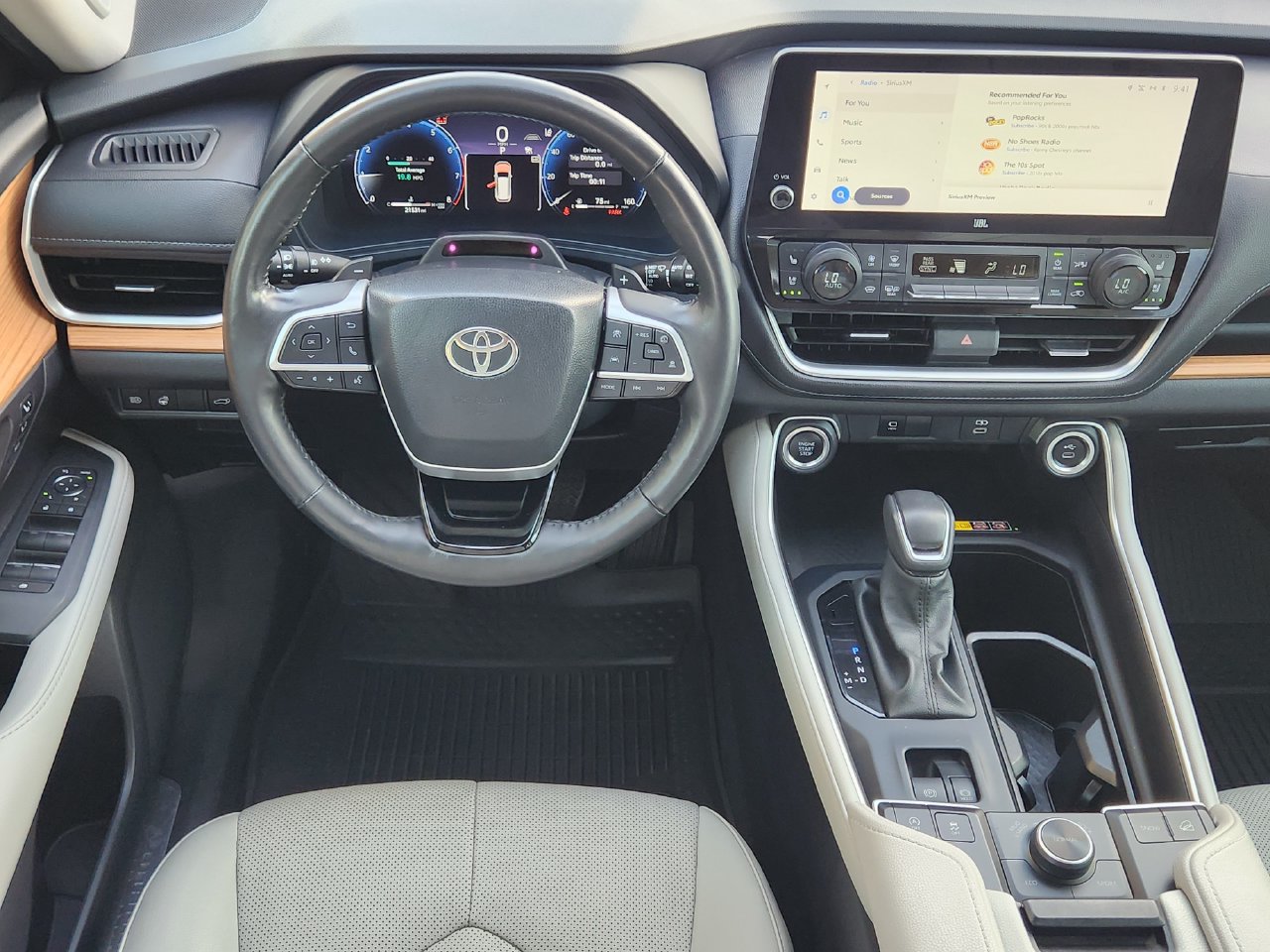 Used 2024 Toyota Grand Highlander AWD image 25