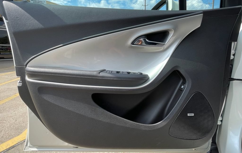 Used 2014 Chevrolet Volt Premium w/ Premium Trim Package FWD image 32