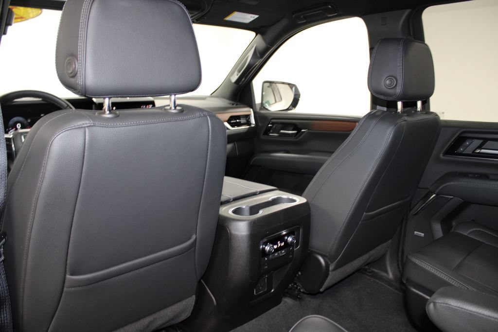 Used 2025 GMC Yukon XL Denali AWD/4WD image 28