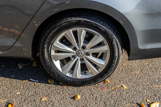 Used 2018 Volkswagen Golf S AWD/4WD image 13