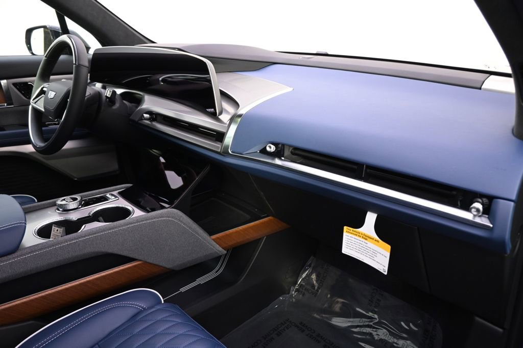 New 2026 Cadillac Vistiq Premium Luxury w/ LPO, Floor Liner Package image 15