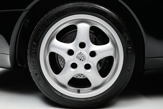 Used 1995 Porsche 911 Carrera RWD image 34