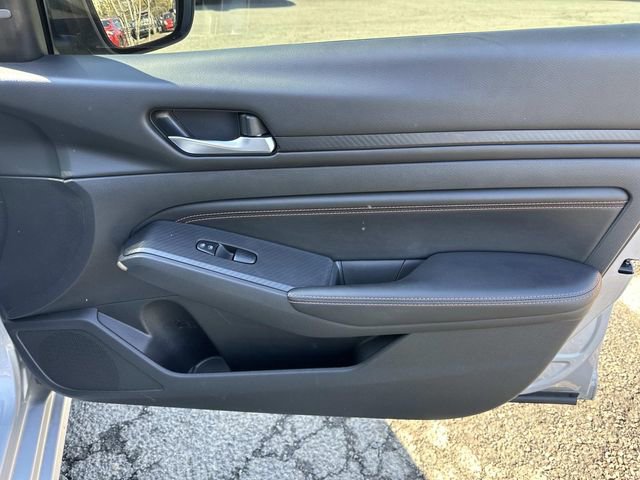 Used 2021 Nissan Altima 2.5 SR w/ SR Premium Package image 8