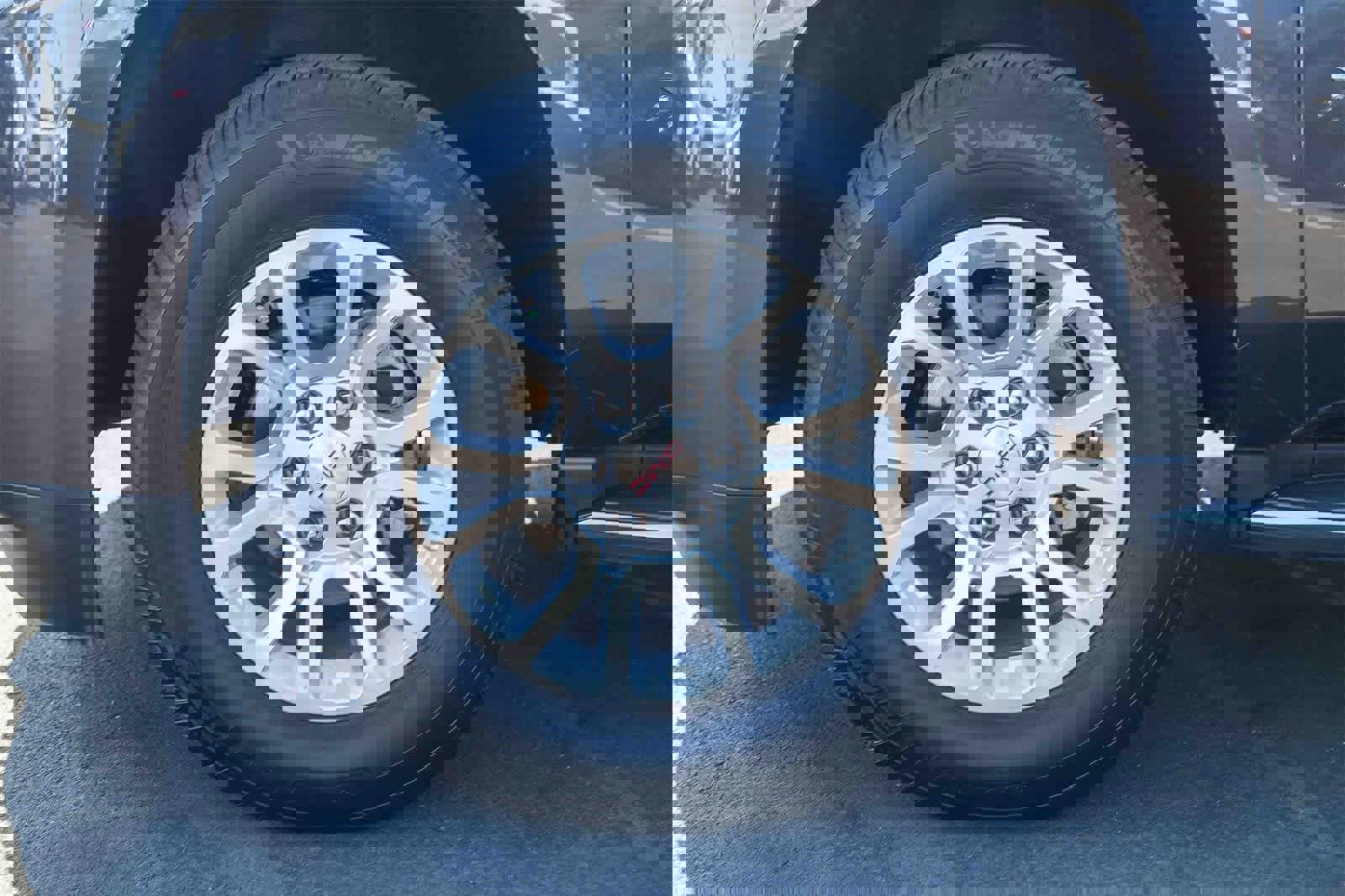 Used 2018 GMC Yukon SLT w/ HD Trailering Package image 9