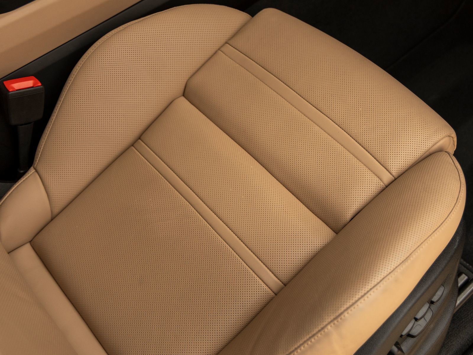 Used 2025 Porsche Cayenne Turbo AWD/4WD image 44