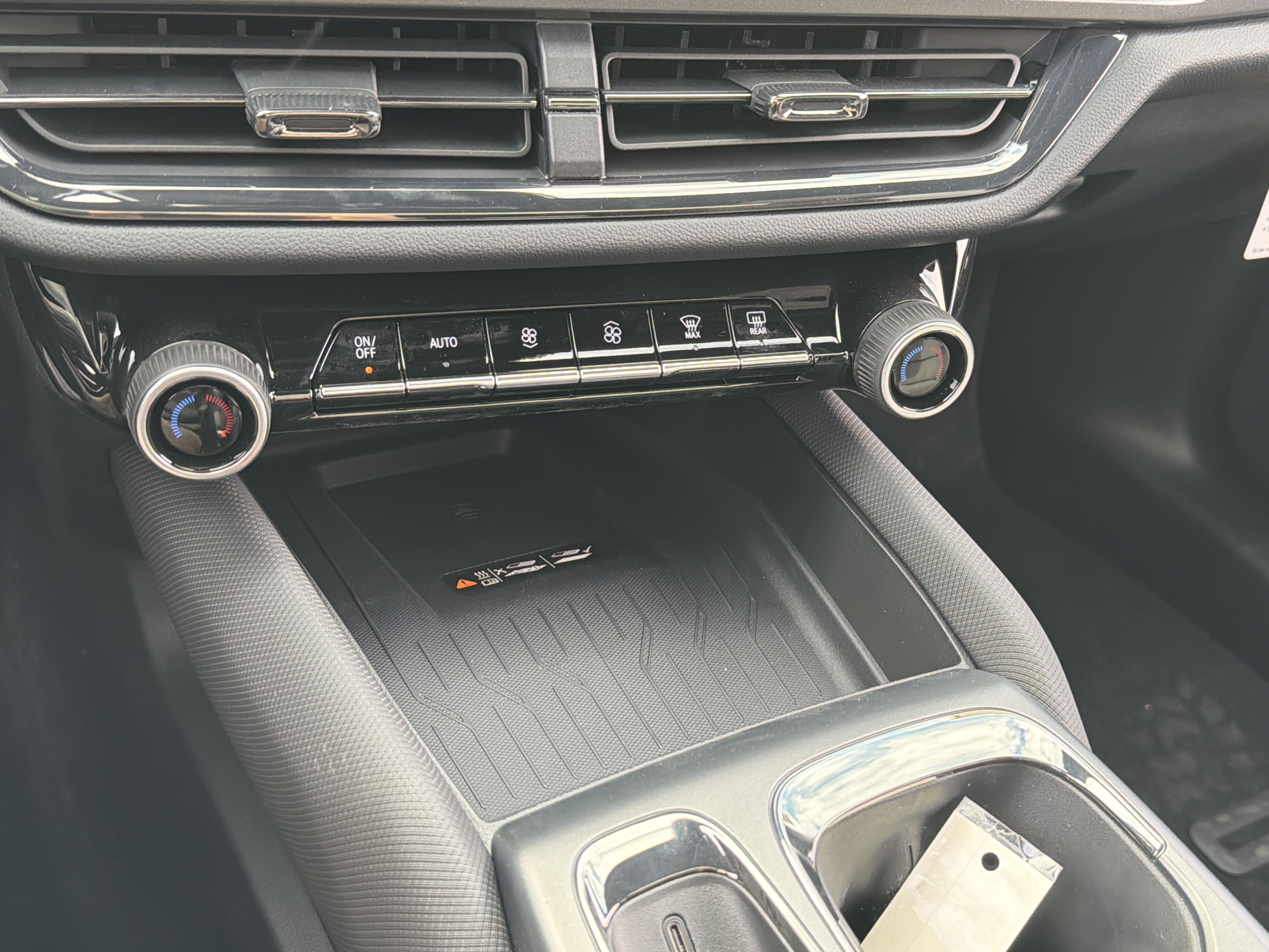 New 2026 Chevrolet Equinox EV RS image 23