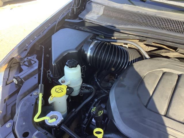 Used 2014 Chrysler Town & Country Touring-L w/ Driver Convenience Group image 14