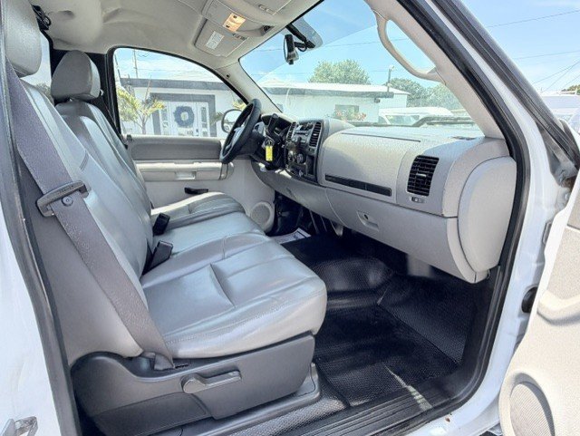 Used 2007 GMC Sierra 2500 W/T w/ Fleet Convenience Package RWD image 14