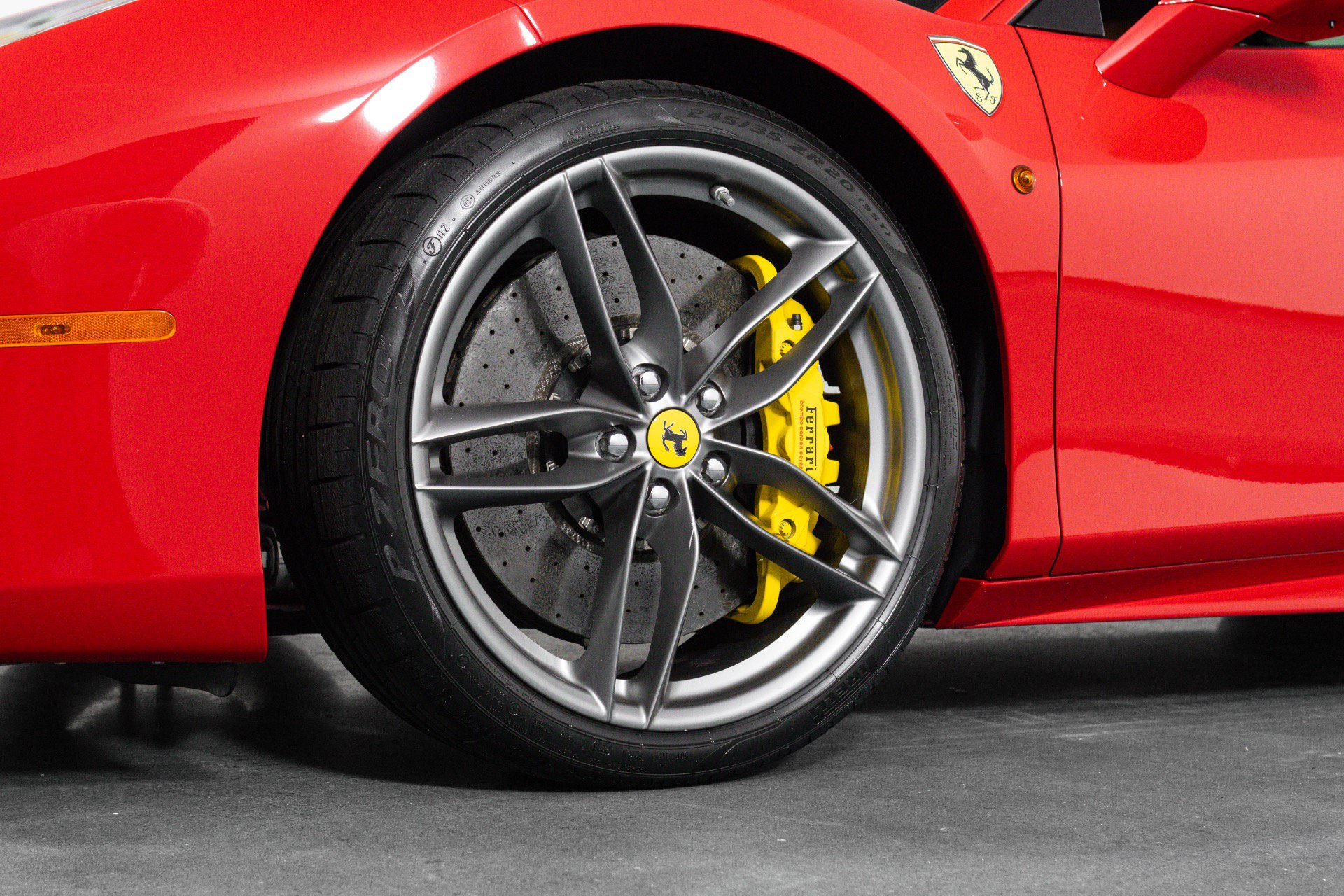 Used 2017 Ferrari 488 GTB RWD image 9