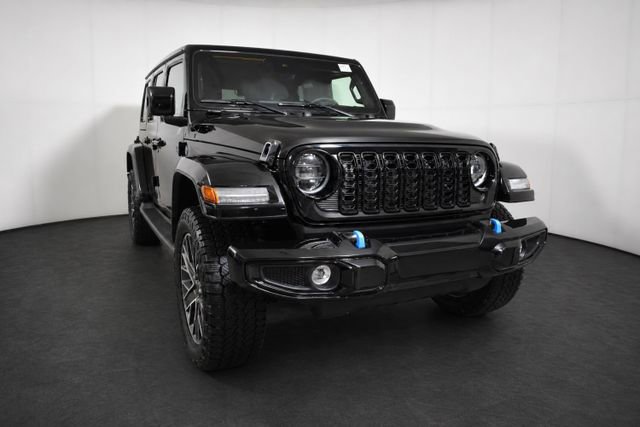 Used 2024 Jeep Wrangler High Altitude AWD/4WD image 3
