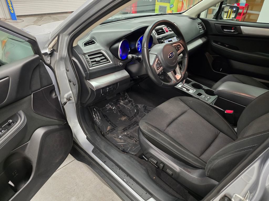 Used 2017 Subaru Outback 2.5i Premium image 15