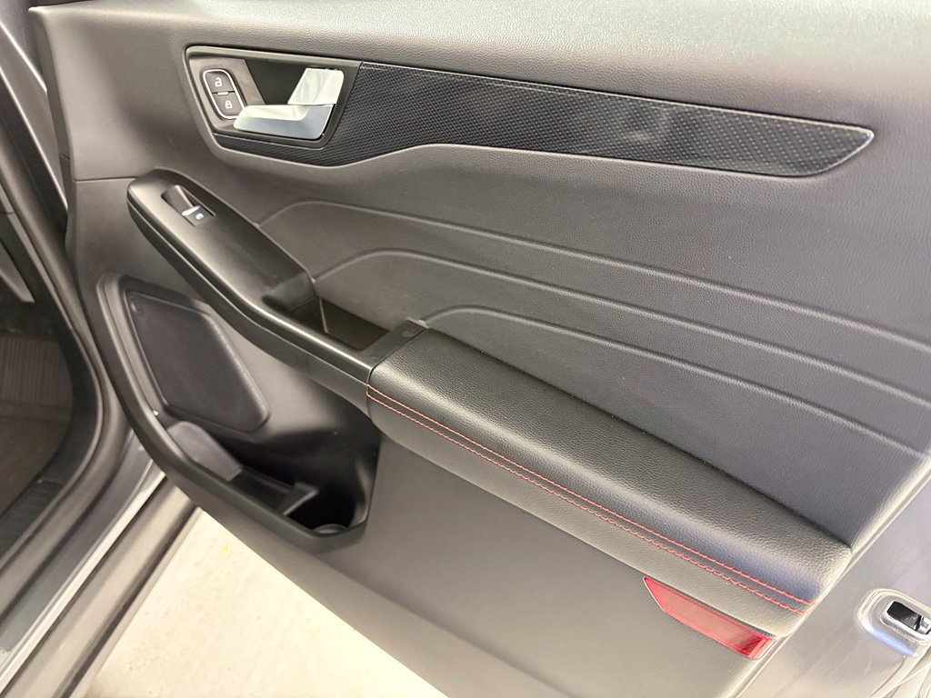 Used 2026 Ford Escape ST-Line w/ Tech Pack #1 FWD image 46
