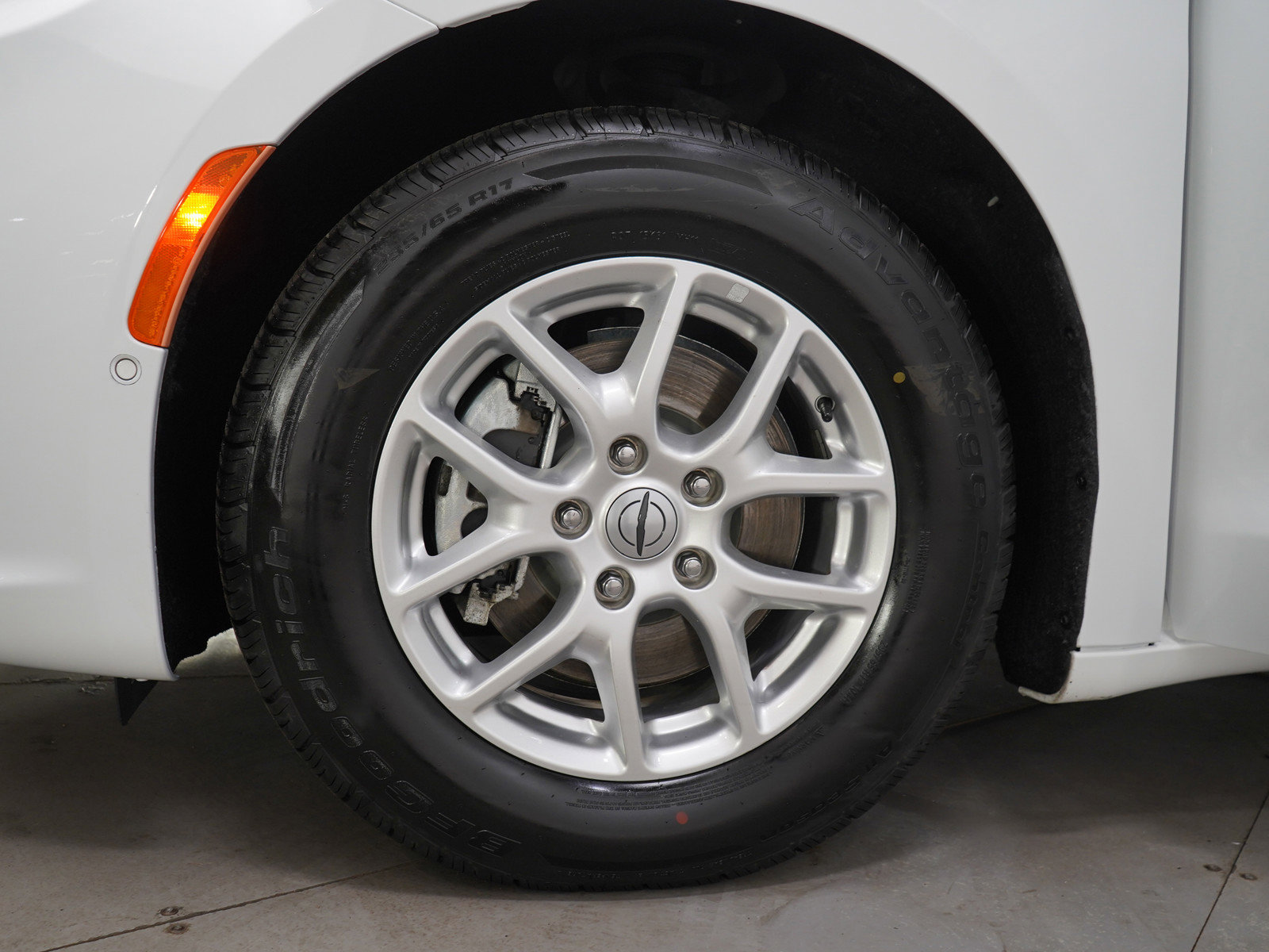 Used 2022 Chrysler Pacifica Touring-L w/ Uconnect Theater Family Group FWD image 34