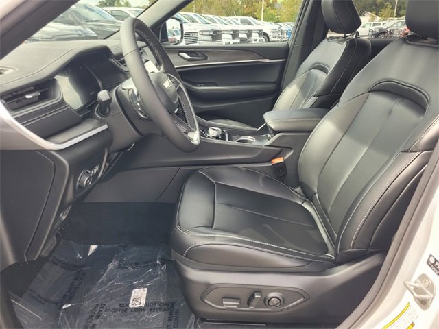 New 2025 Jeep Grand Cherokee Limited image 3