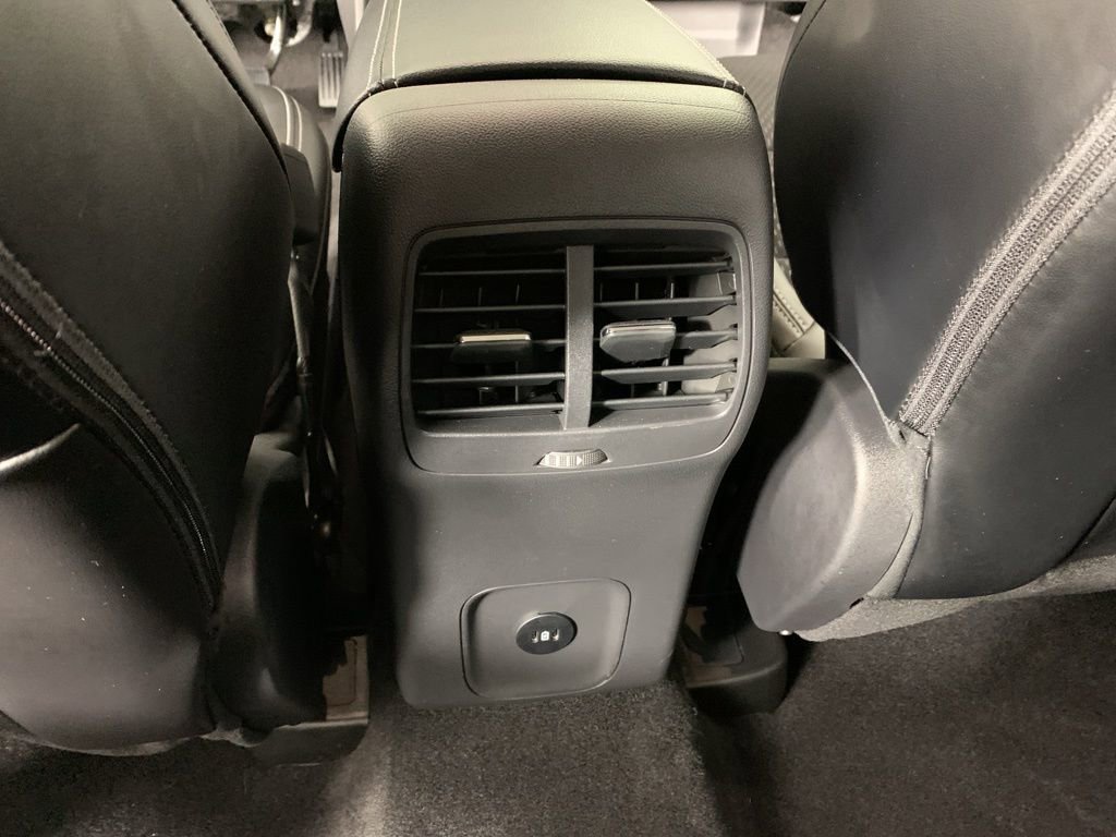 Used 2025 Ford Escape SE image 31