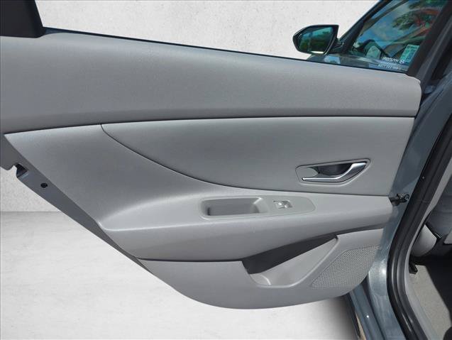 Used 2025 Hyundai Elantra SEL FWD image 11
