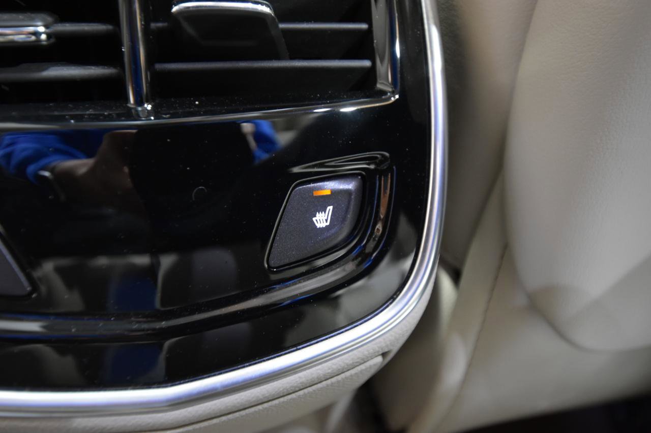 Used 2013 Cadillac XTS Luxury w/ Driver Awareness Package FWD image 37