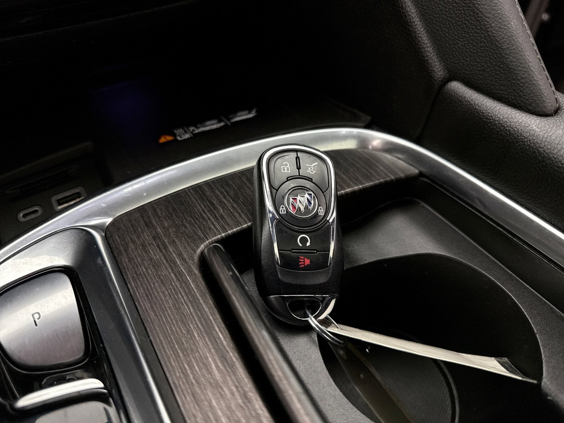 Used 2022 Buick Enclave Avenir w/ Avenir Technology Package image 27