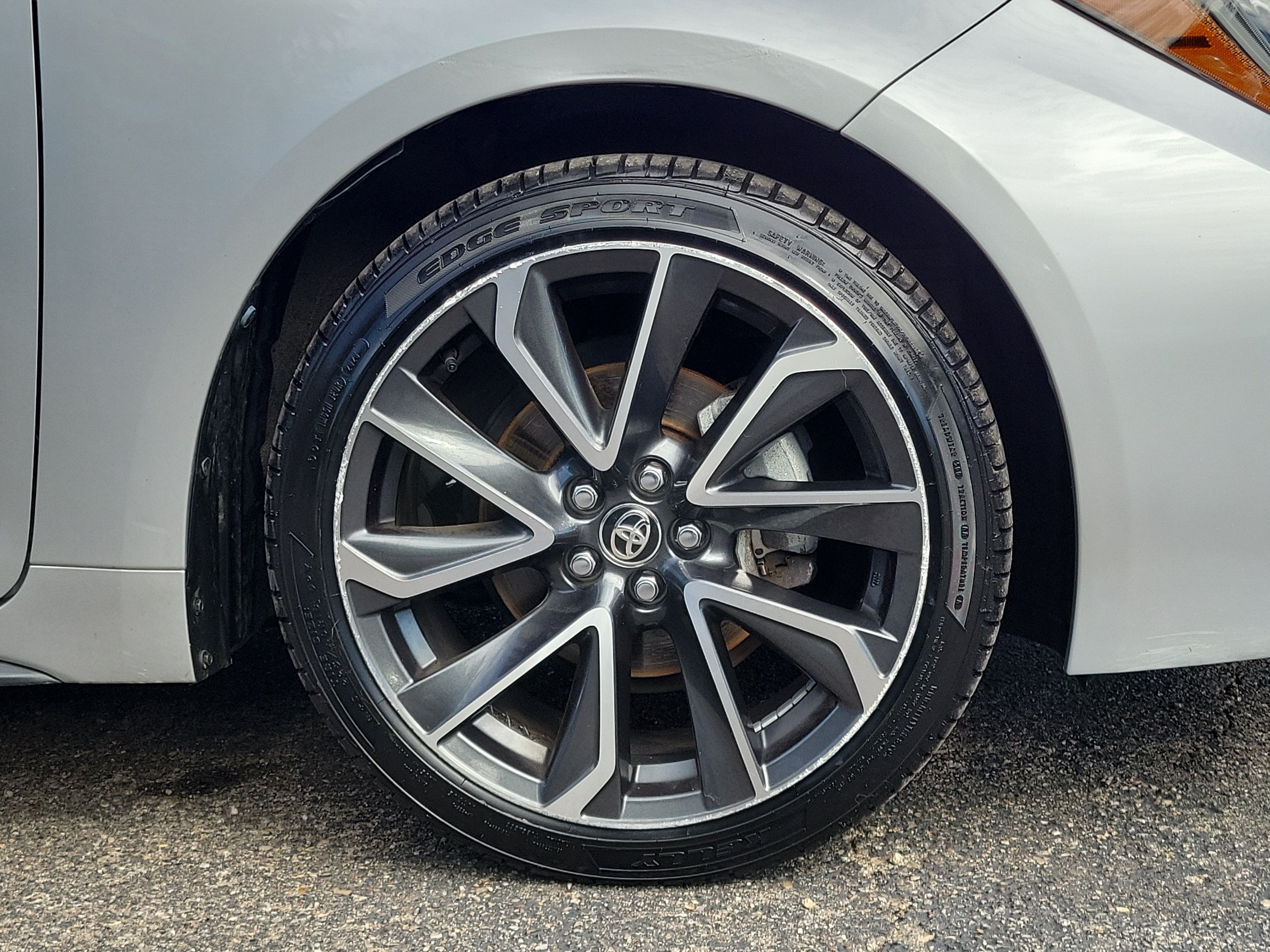 Used 2021 Toyota Corolla SE w/ SE Premium Package FWD image 5