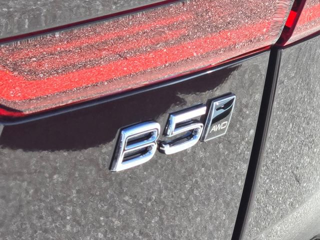New 2026 Volvo XC60 B5 Core AWD/4WD image 9