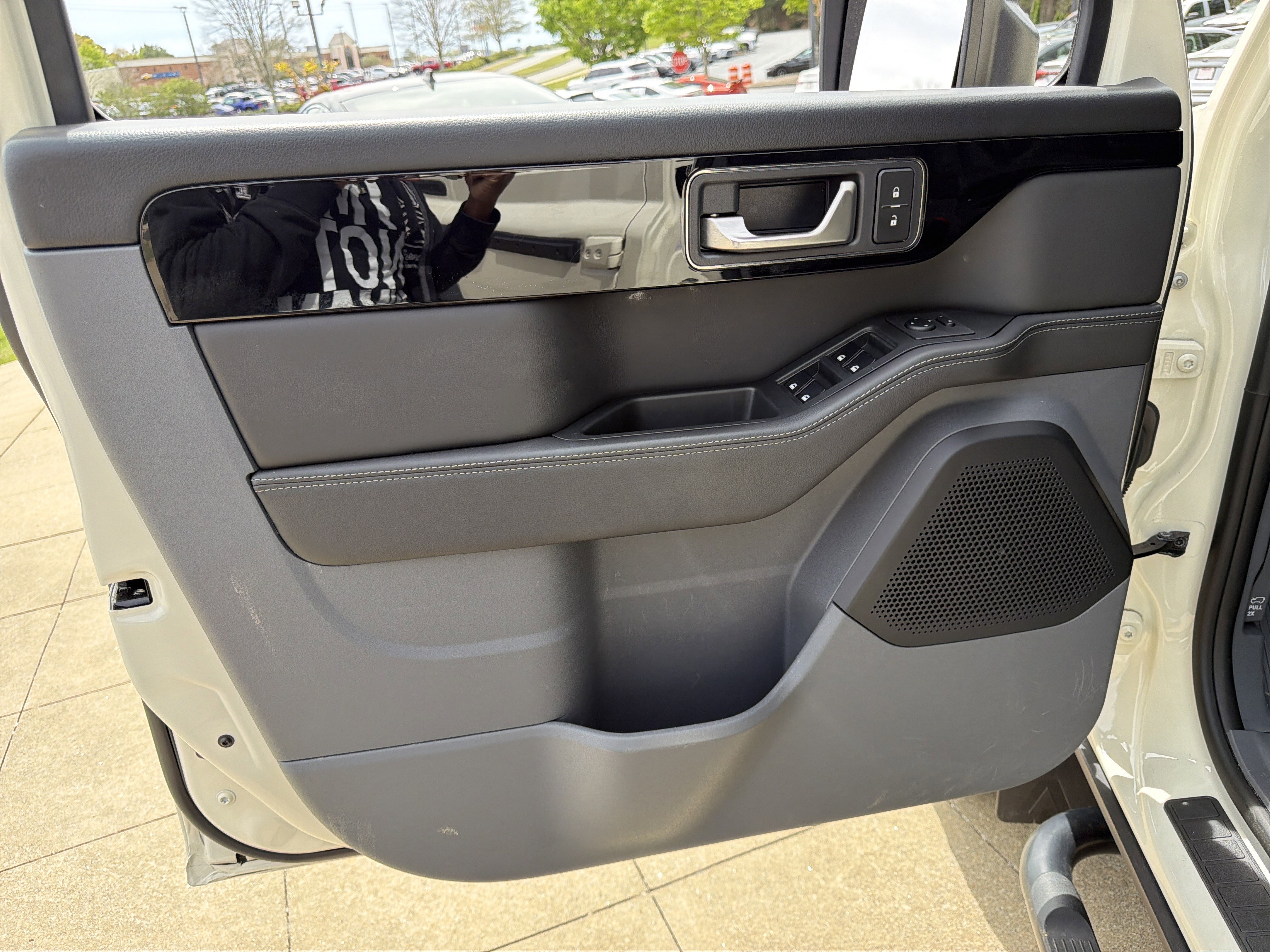 Used 2024 INEOS Grenadier Fieldmaster Edition image 10